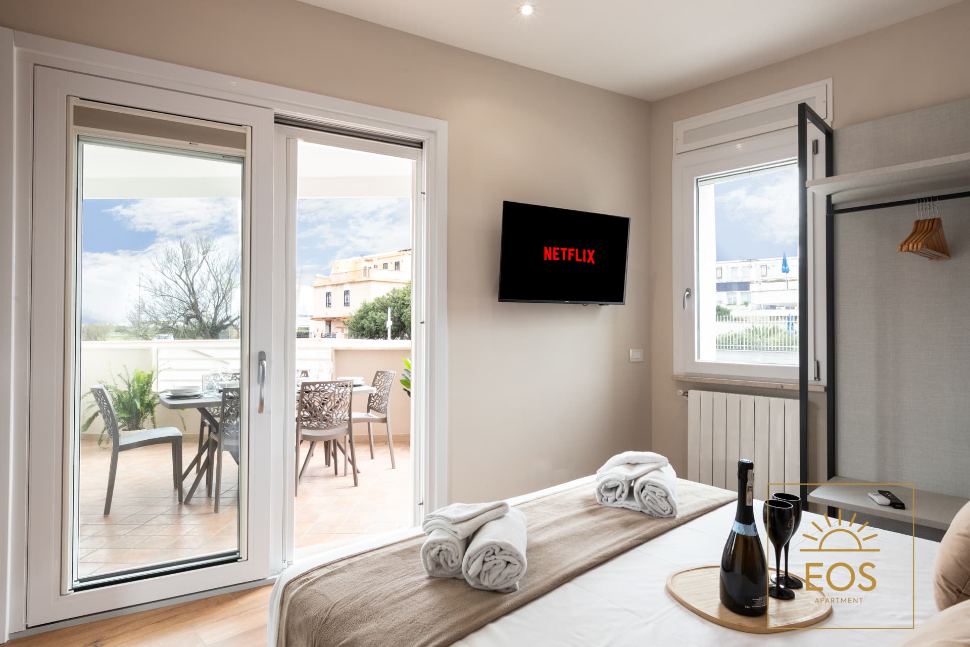 Eos Apartment — Ostia